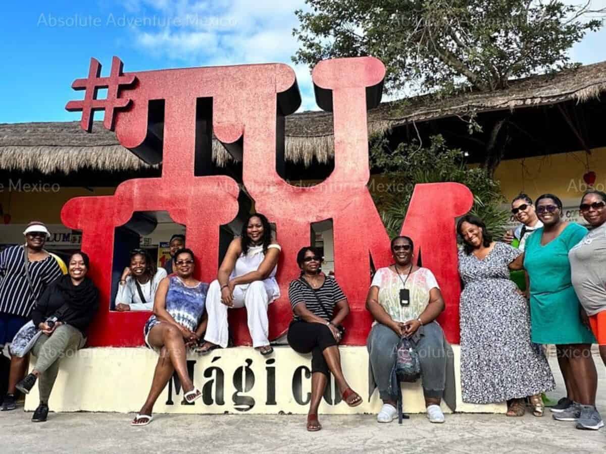 THE MAGIC OF A PEOPLE メキシコ 民芸 古道具 古本 洋書 THE MAGIC OF A PEOPLE メキシコ 民芸 古道具 古本 洋書