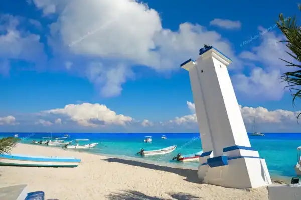 Puerto Morelos  snorkeling lighthouse with boats and ocean