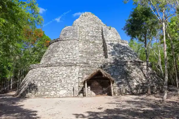Xaibé crossroad  structure at Coba