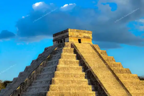 Close-up of snake  shadow on Kukulkan pyramid during Equinox Chichen Itza tour