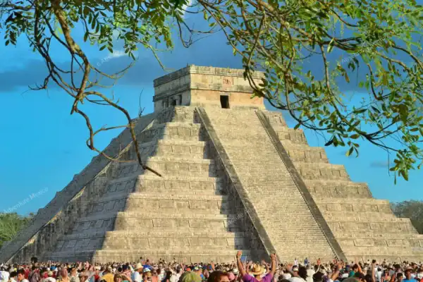 Equinox at Chichen Itza tour
