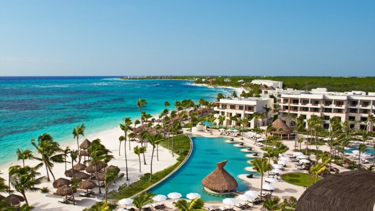 Secrets Akumal hotel
