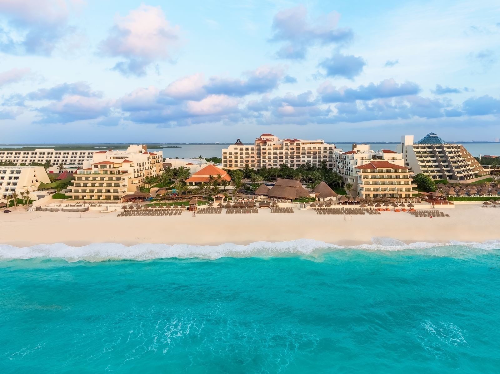 Fiesta Americana Cancun Resorts hotel and private tour pickup