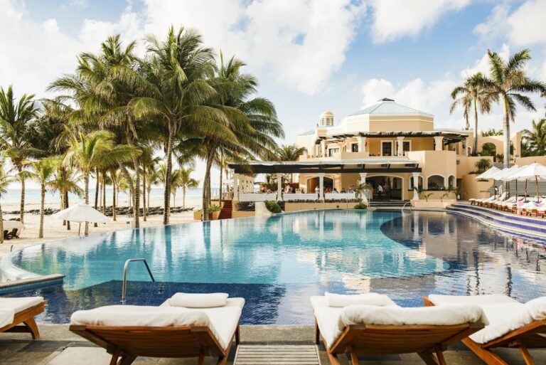 Royal Hideaway hotel