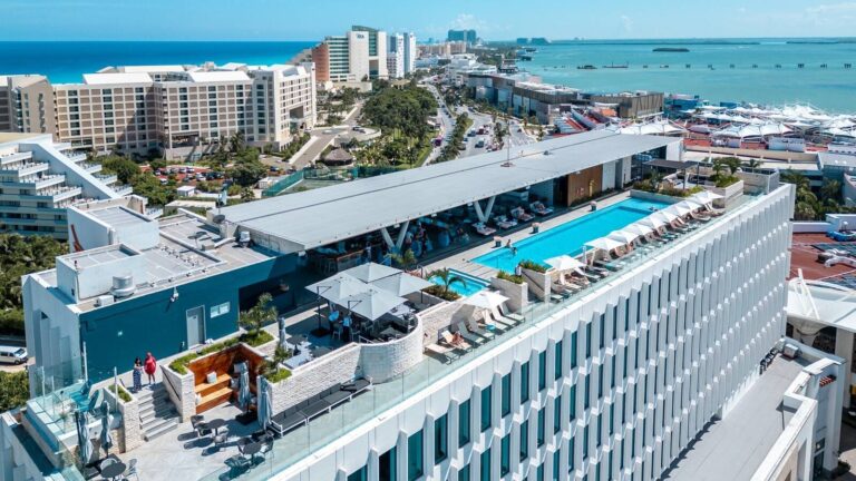 Canopy Hilton Cancun hotel
