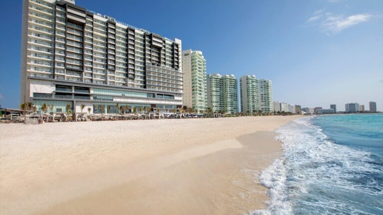Royalton Chic Cancun hotel
